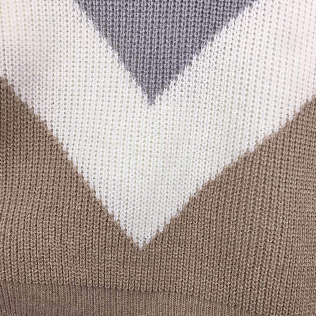 Pull rayé contrasté