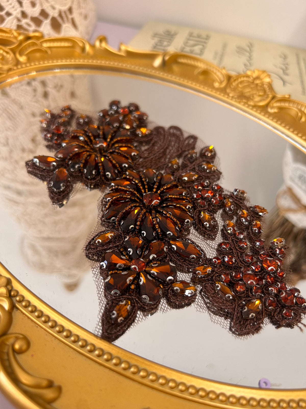 Application Cristaux et Strass Marron