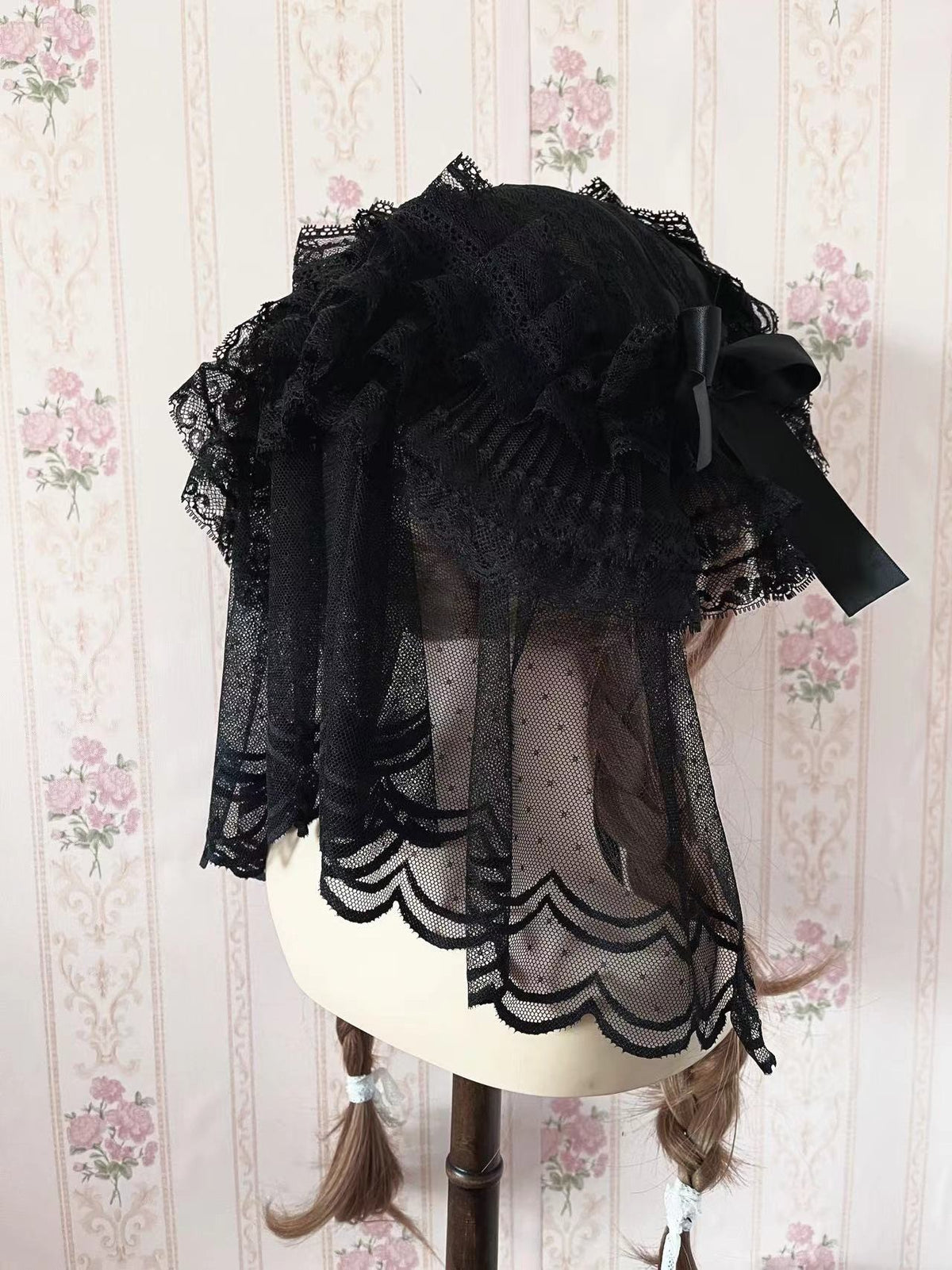 Boné e Véu Gothic Lolita de Renda Preta
