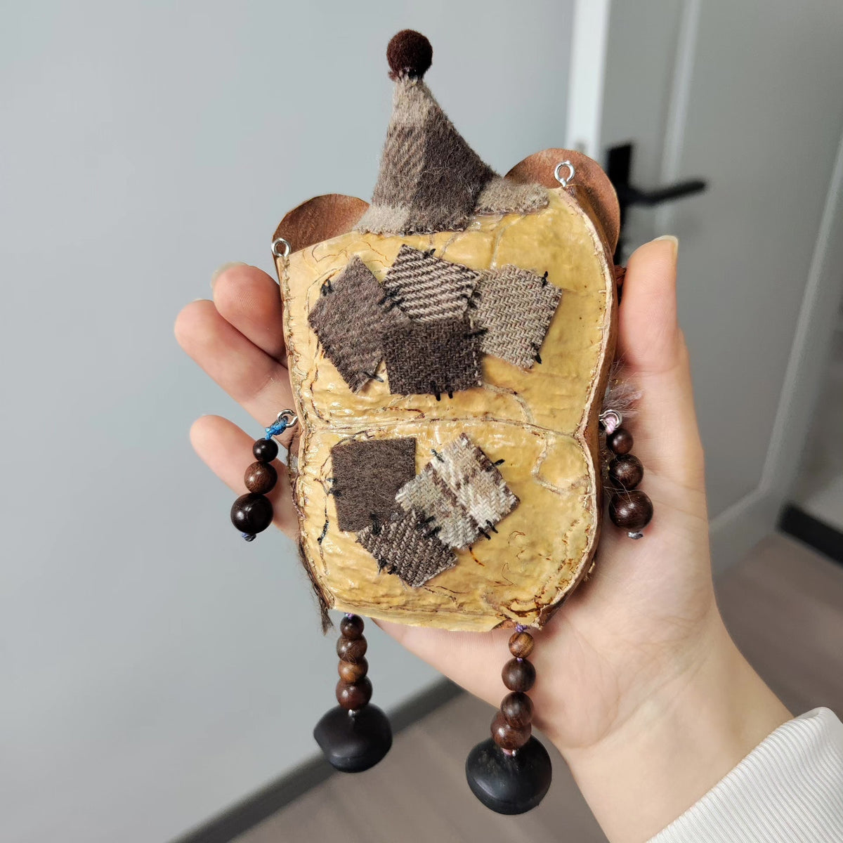 Vintage Teddybär Hanhänger aus Bohnenschote