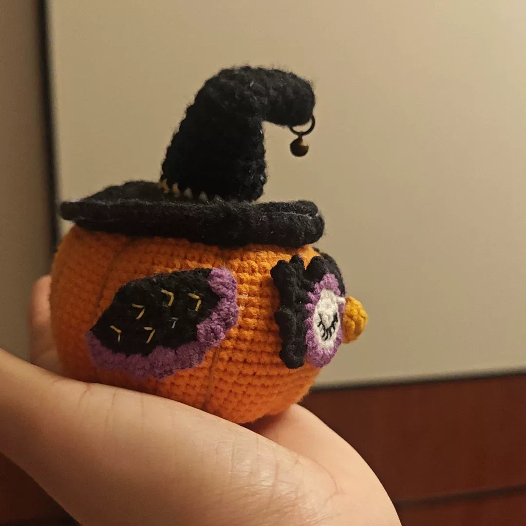 Pendentif Halloween au crochet chouette citrouille