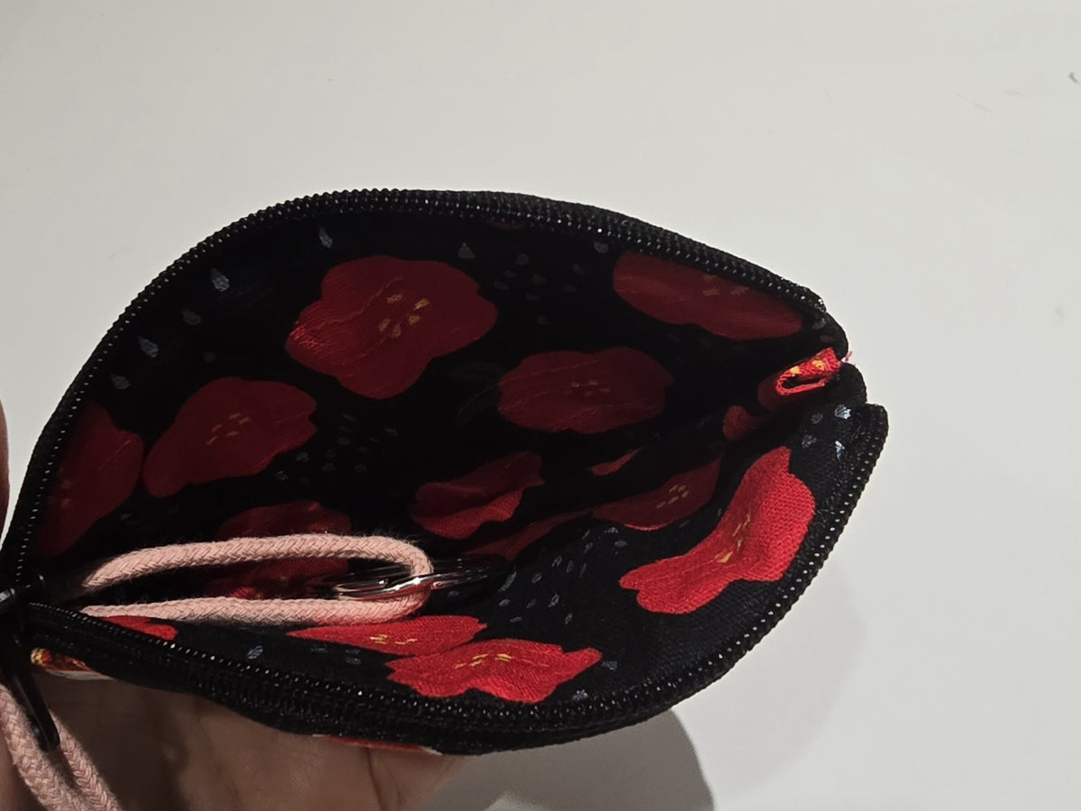 Black Daruma Print Pod Pouch