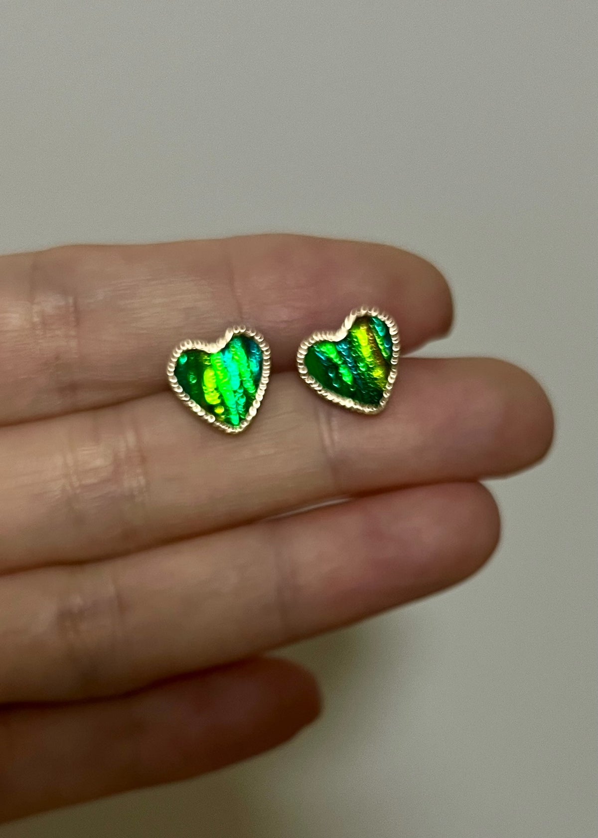 Beetle Wing Heart Stud Earrings Green Mosaic