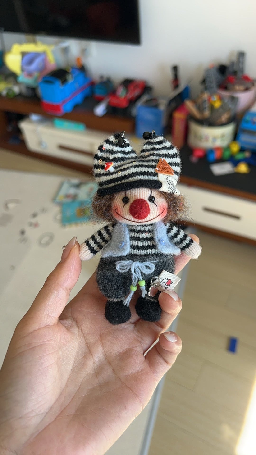 Pendente de Boneca de Palhaço em Cashmere à Mão 12 cm