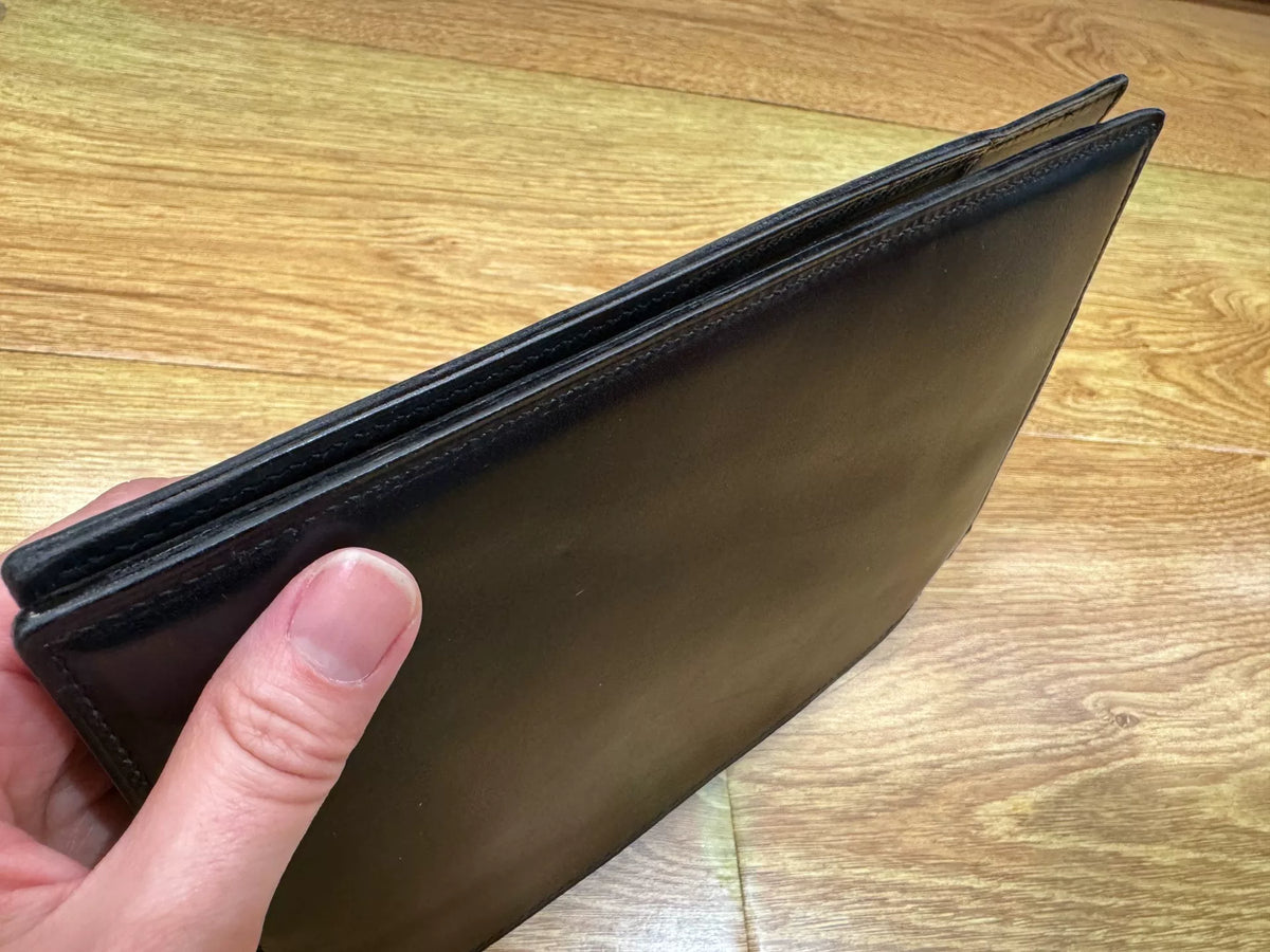 A5 Ringbuchhülle aus schwarzem Büffelleder