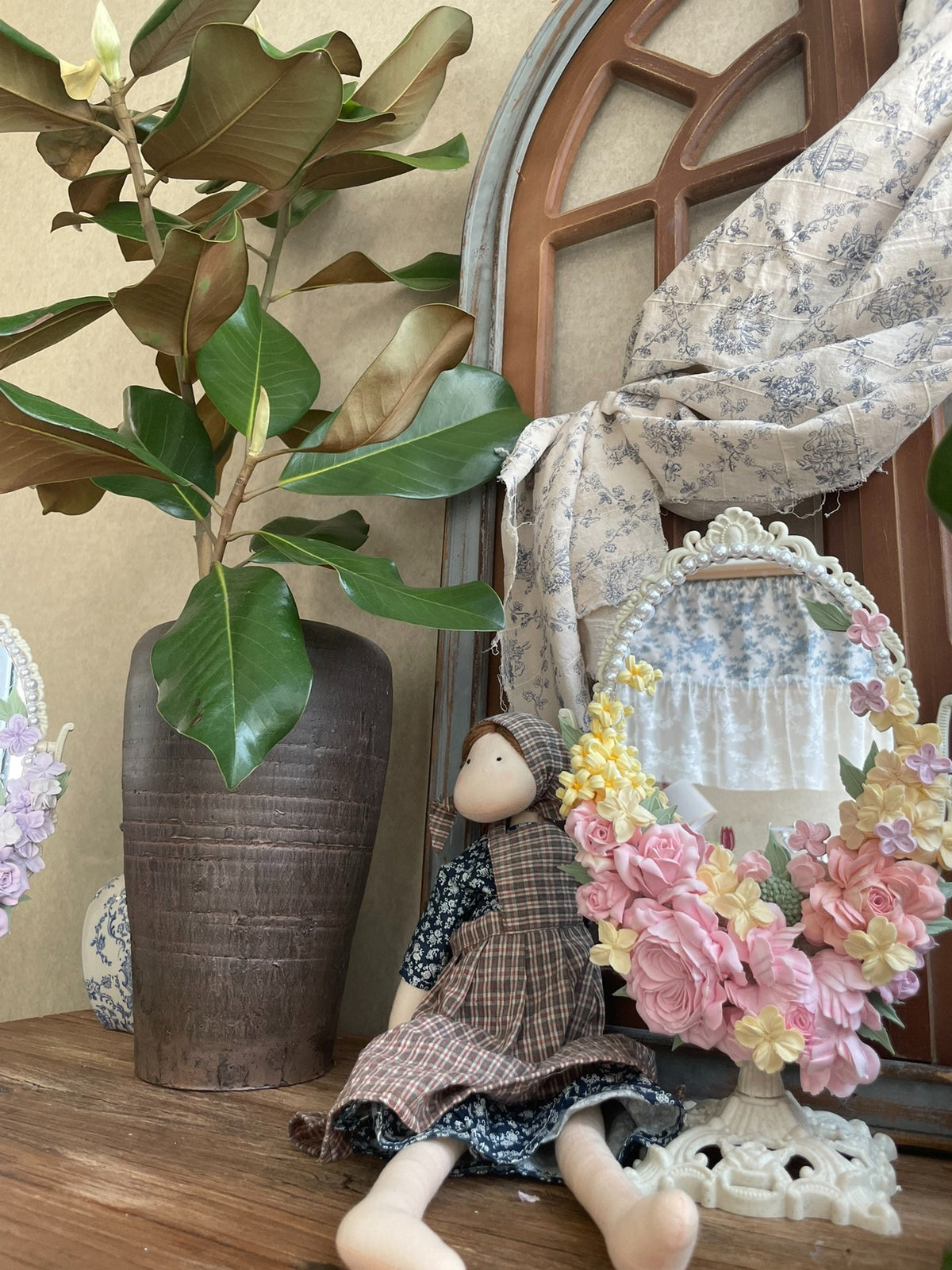 Clay Flower Decorated Oval Mirror