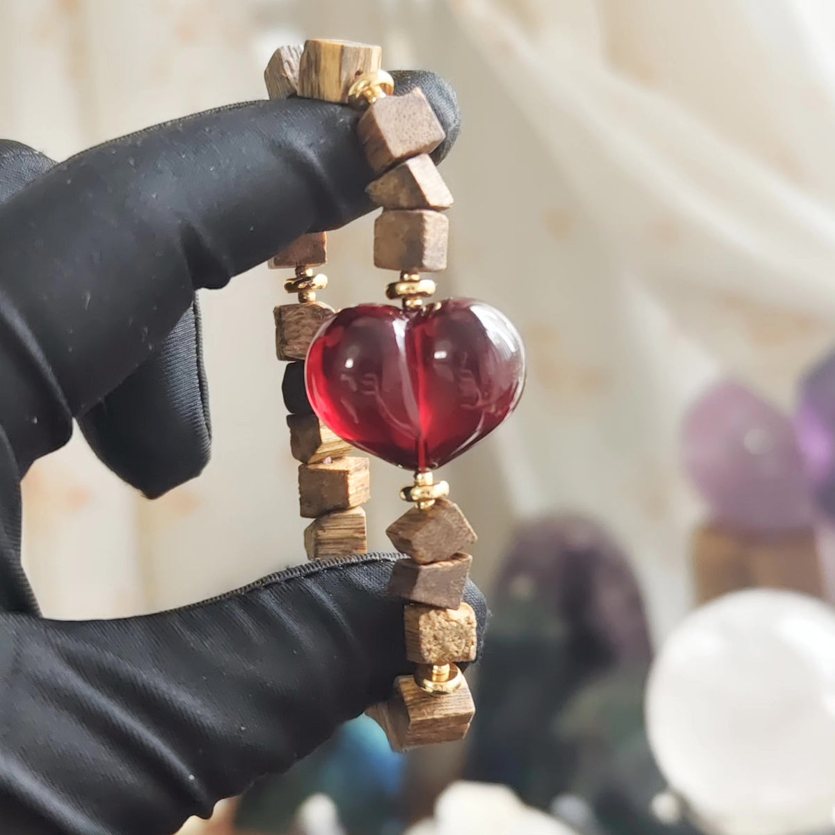 Agholz-Armband mit Blutbernstein-Herz