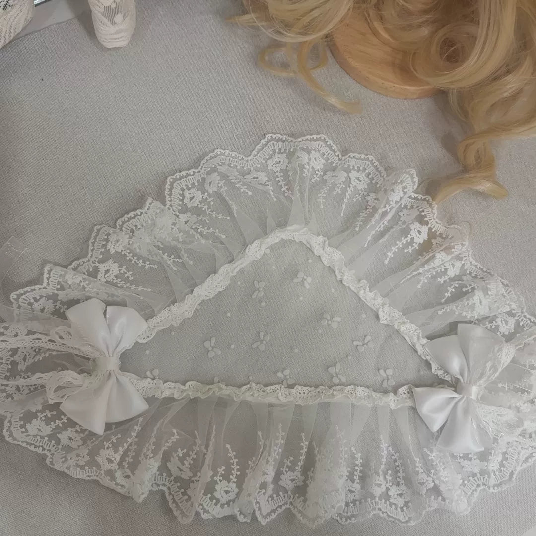 Weißer Braut-Kopfschmuck aus Spitze mit Satinschleifen