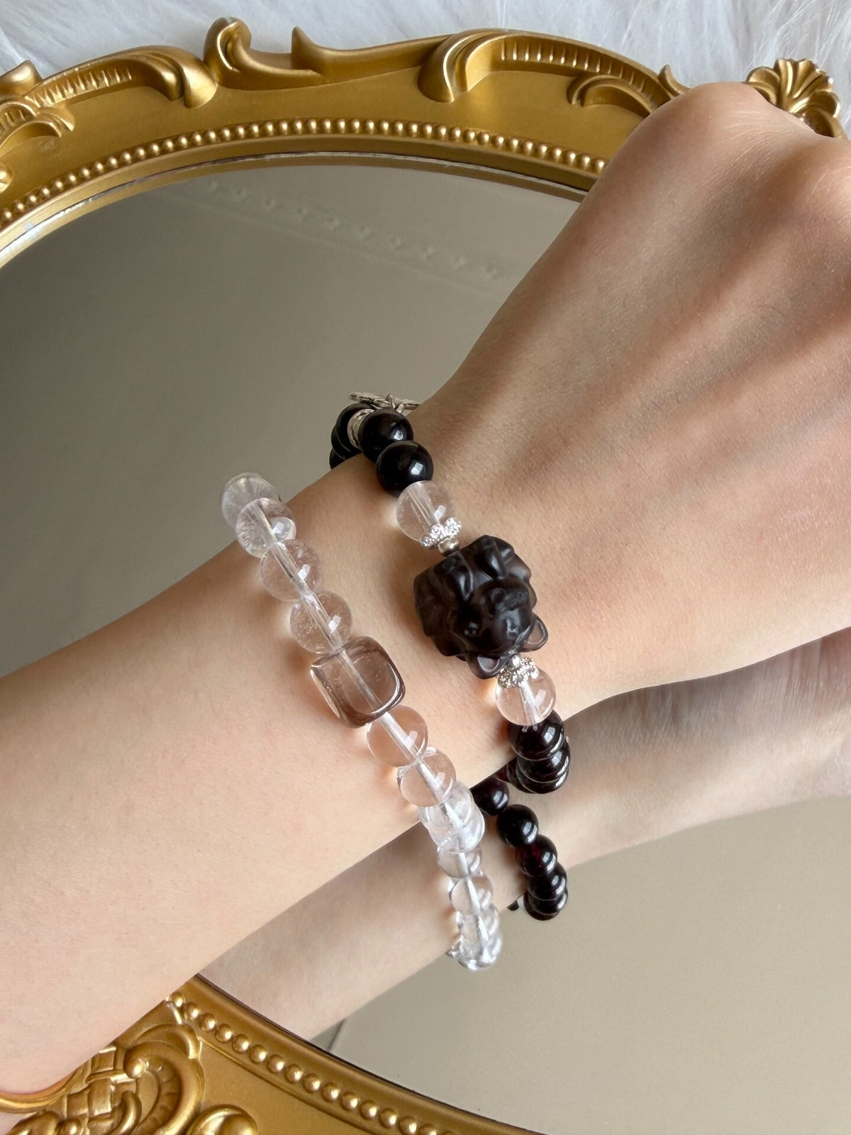 Armband i naturlig granat och klarkvarts med två varv