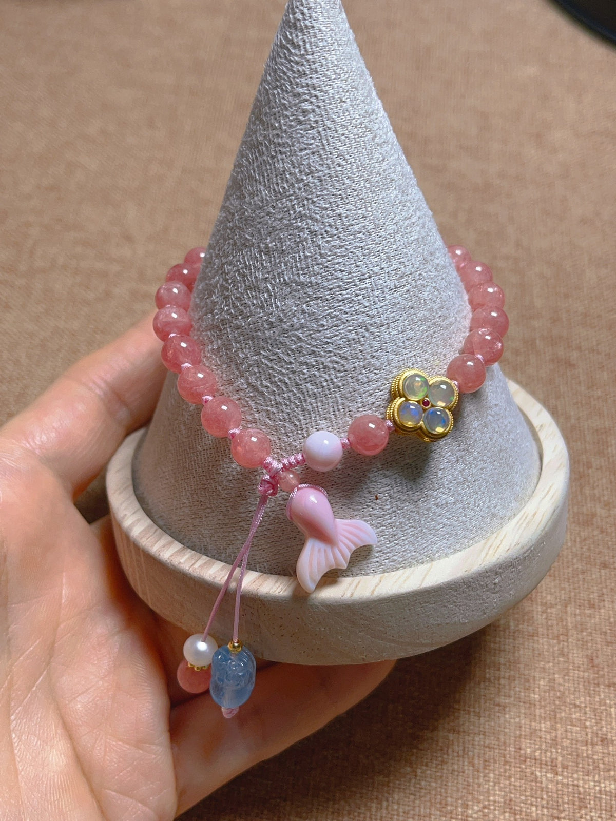 Rhodochrosit-Perlenarmband mit Opal-Kleberanhänger