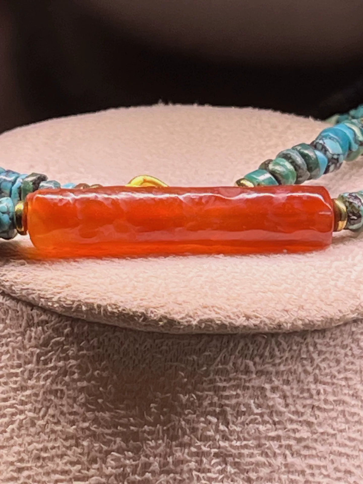 Collana in turchese del Hubei e agata dell'Asia occidentale