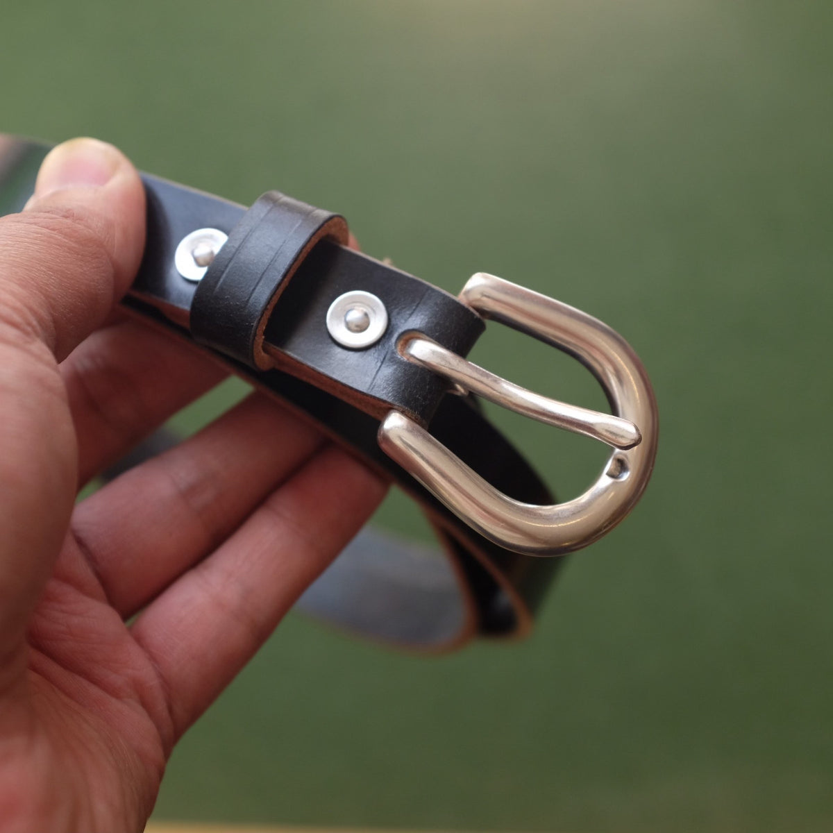 Ceinture en cuir bridle noir avec boucle argent