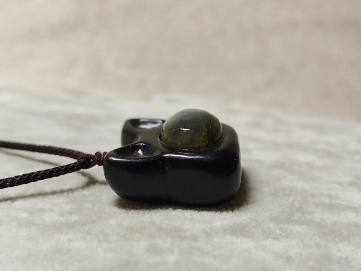 Handcrafted Labradorite Ebony Cat Head Pendant