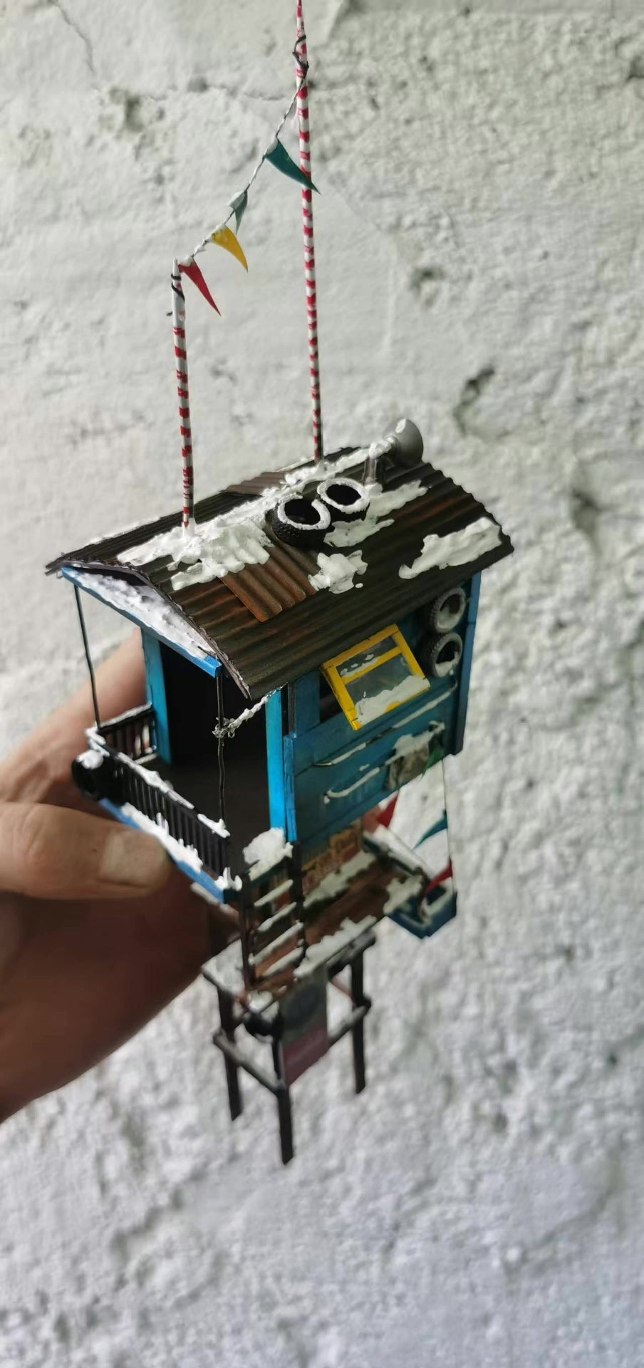 1/64 Scale Post-Apocalyptic Wooden Cabin Snow Model