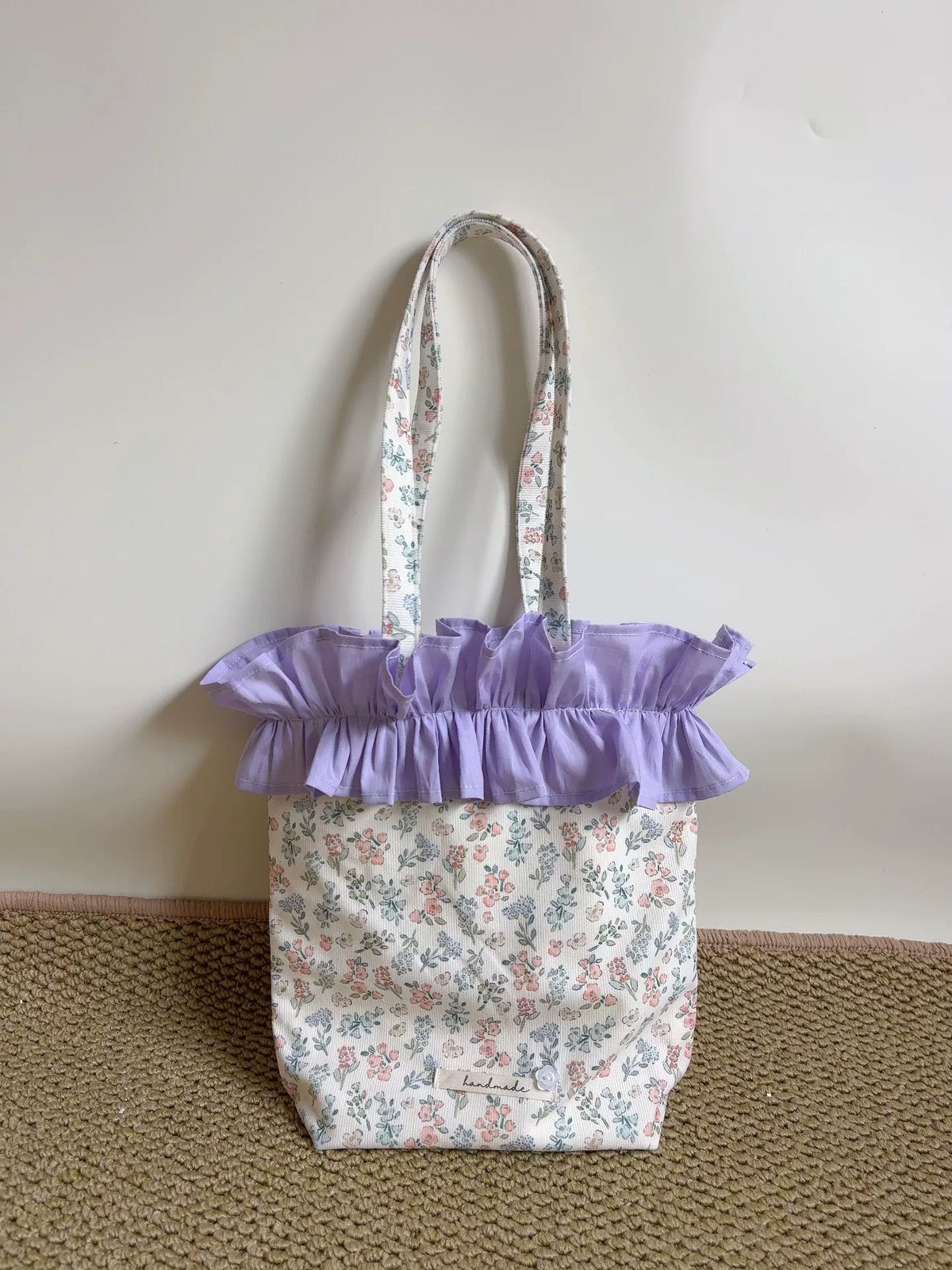 Umhängetasche aus floral Cord mit Rüsche