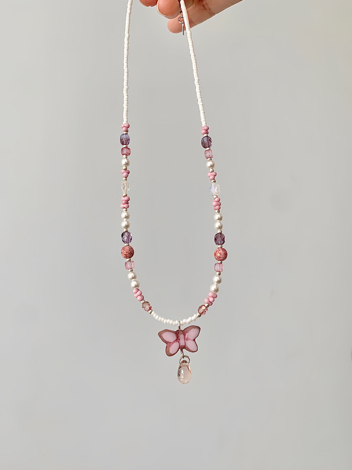 Collana con Farfalla Rosa e Perle in Vetro Ceco