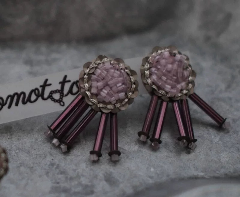 Brincos de Flor com Miçangas e Borla Feitos à Mão em Rosa