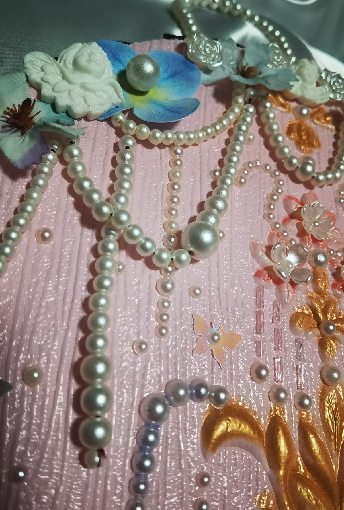 Rococo Pearl Flower Relief Wall Hanging