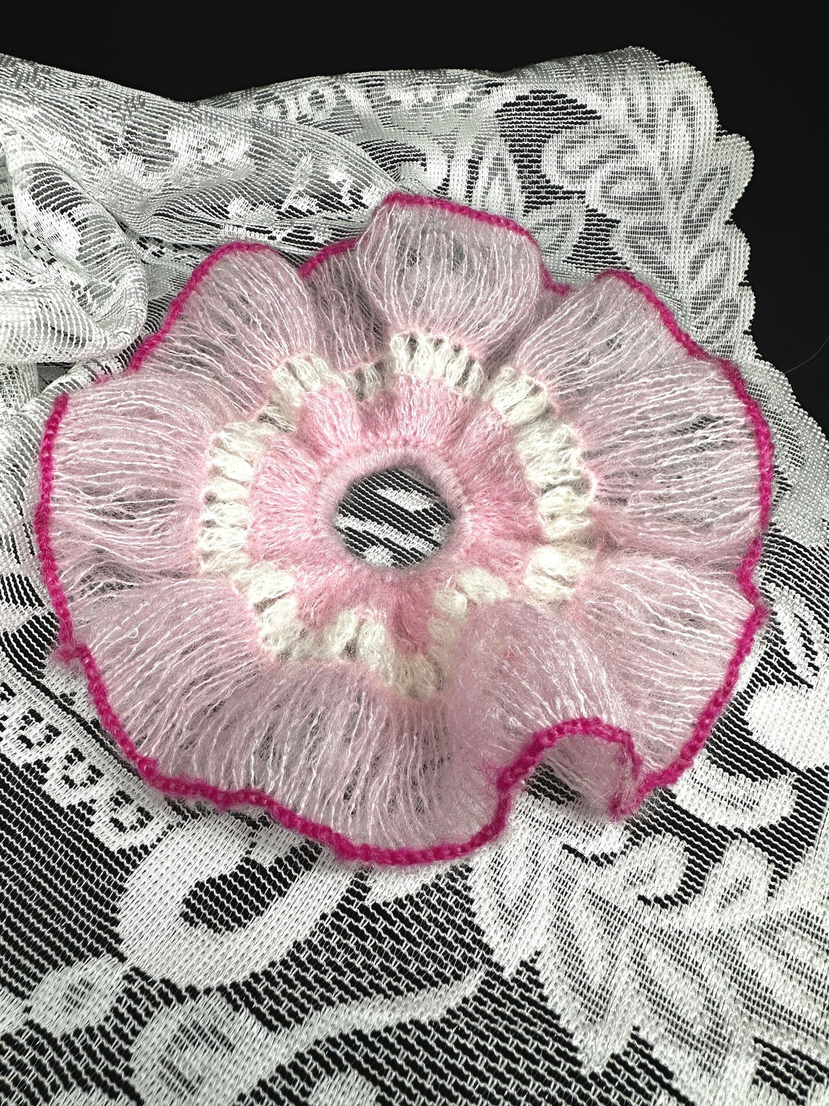 Scrunchie de Cabelo em Crochê Feito à Mão Rosa com Folho