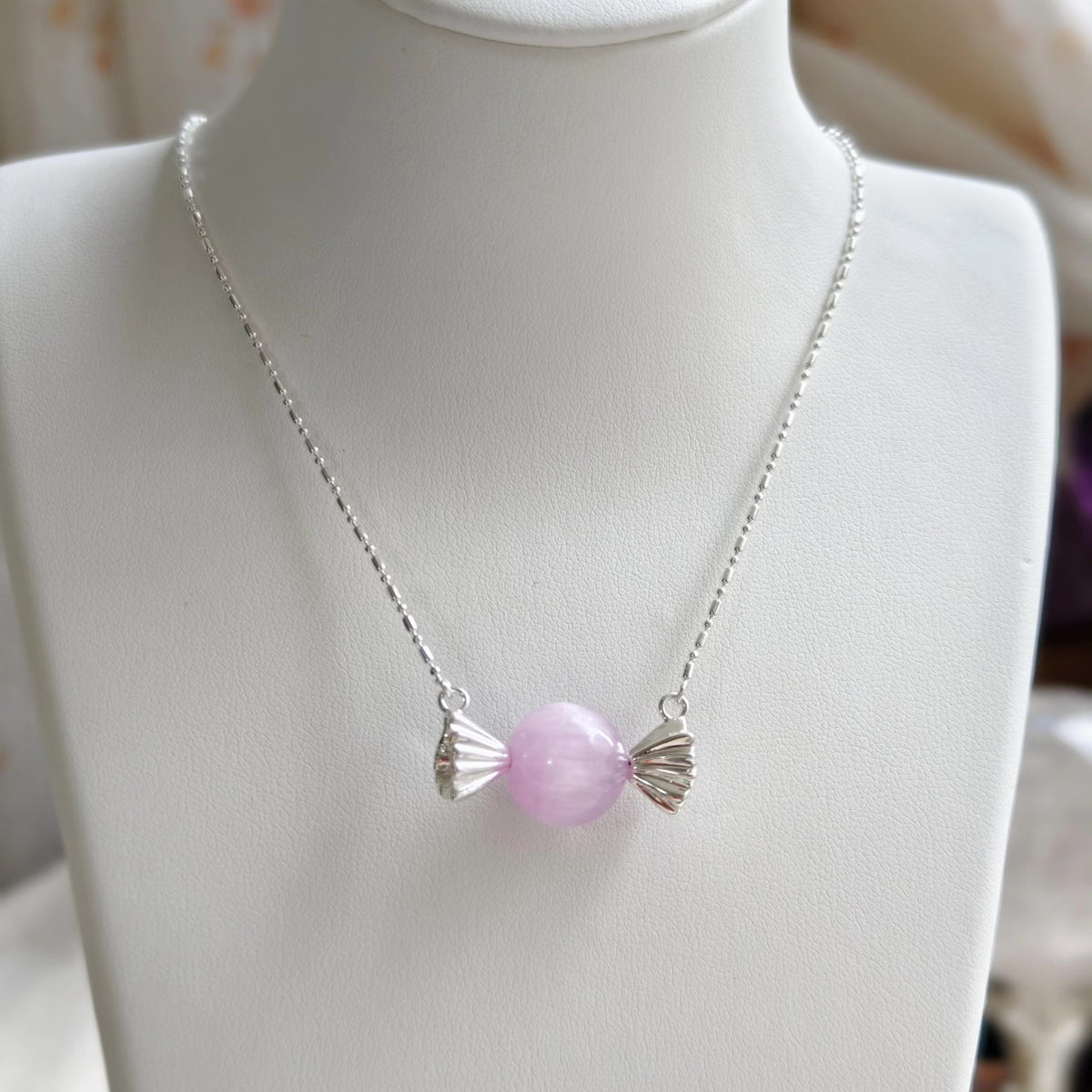 Collier Candy Kunzite avec sphère de 13 mm