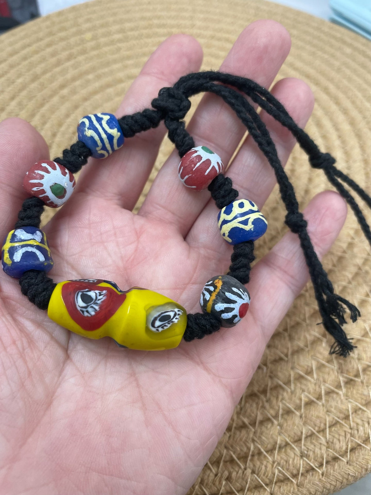 ハンドメイド 手描きガラスビーズのコットンコードレスレット