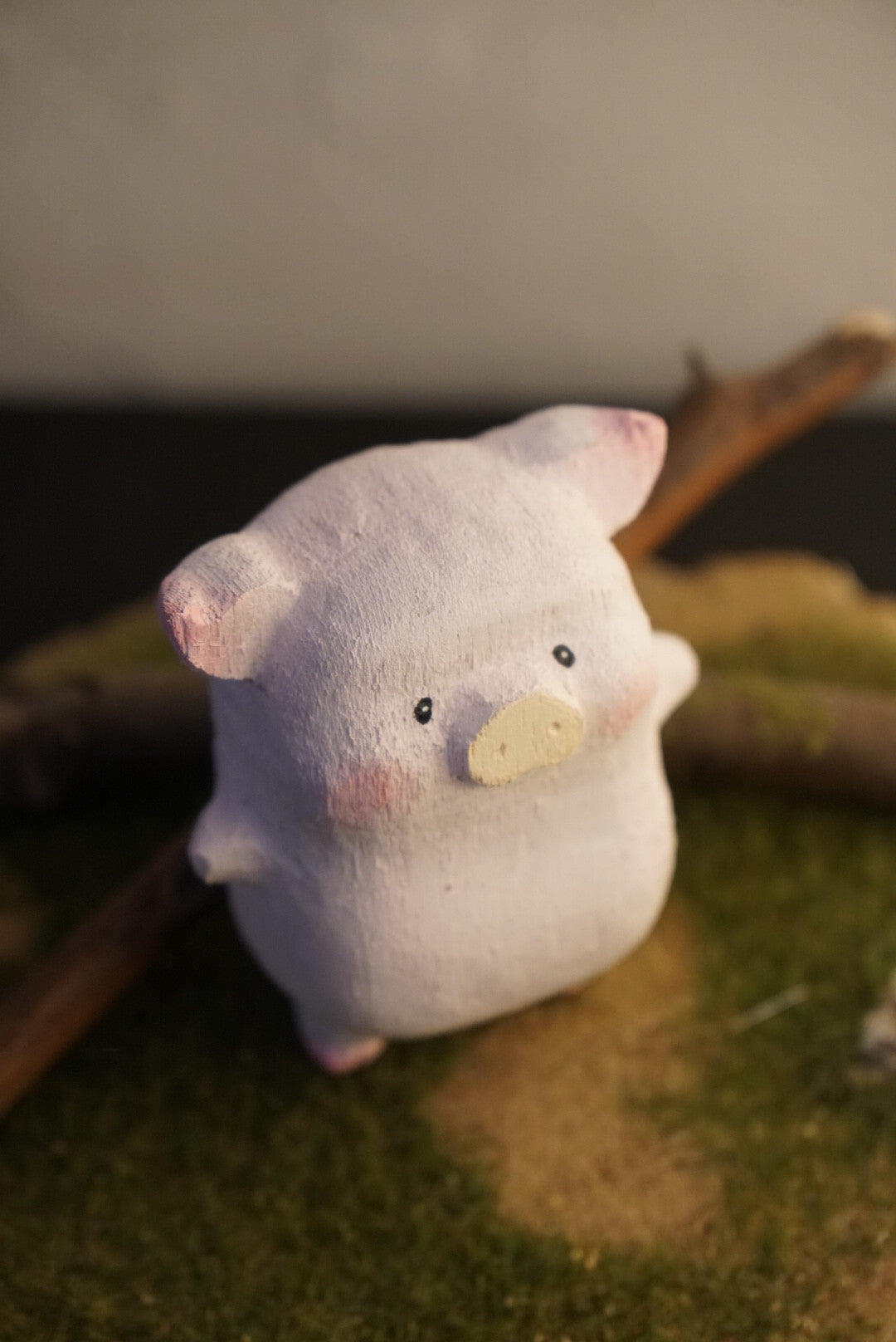 Hand-Carved Balsa Wood Pig Figurine, 9 cm
