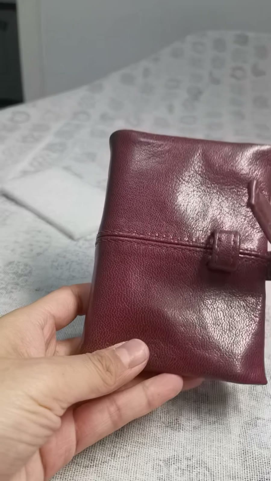 Raccoglitore ad anelli in pelle di capra cerata oxblood