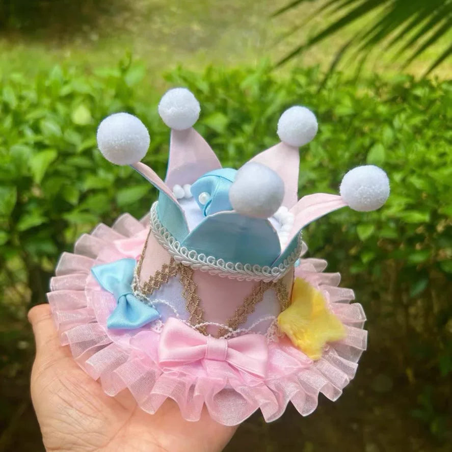 ポンポン付きジェスター帽ヘアクリ