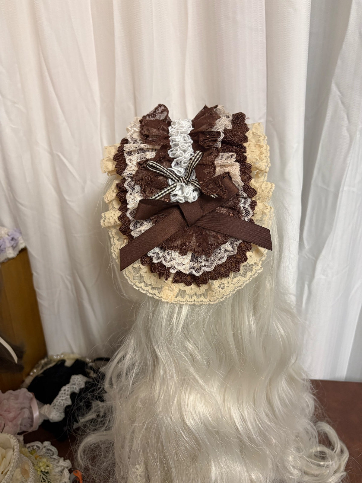Capota Lolita Castanha com Renda Creme