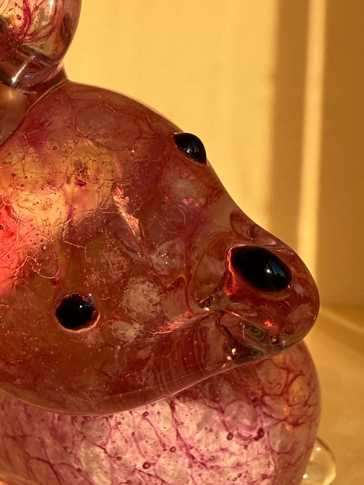 Vintage Liuli-Glas-Hasenfigur in Rot