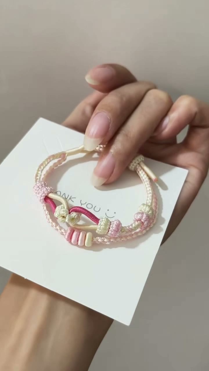 手編み ピンクとホワイトのツートンブレスレット