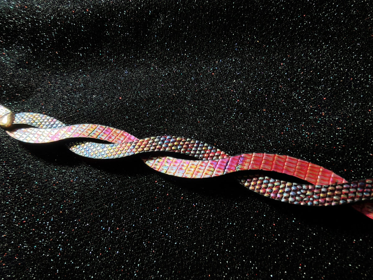 Laser Cowhide Wave Choker Necklace