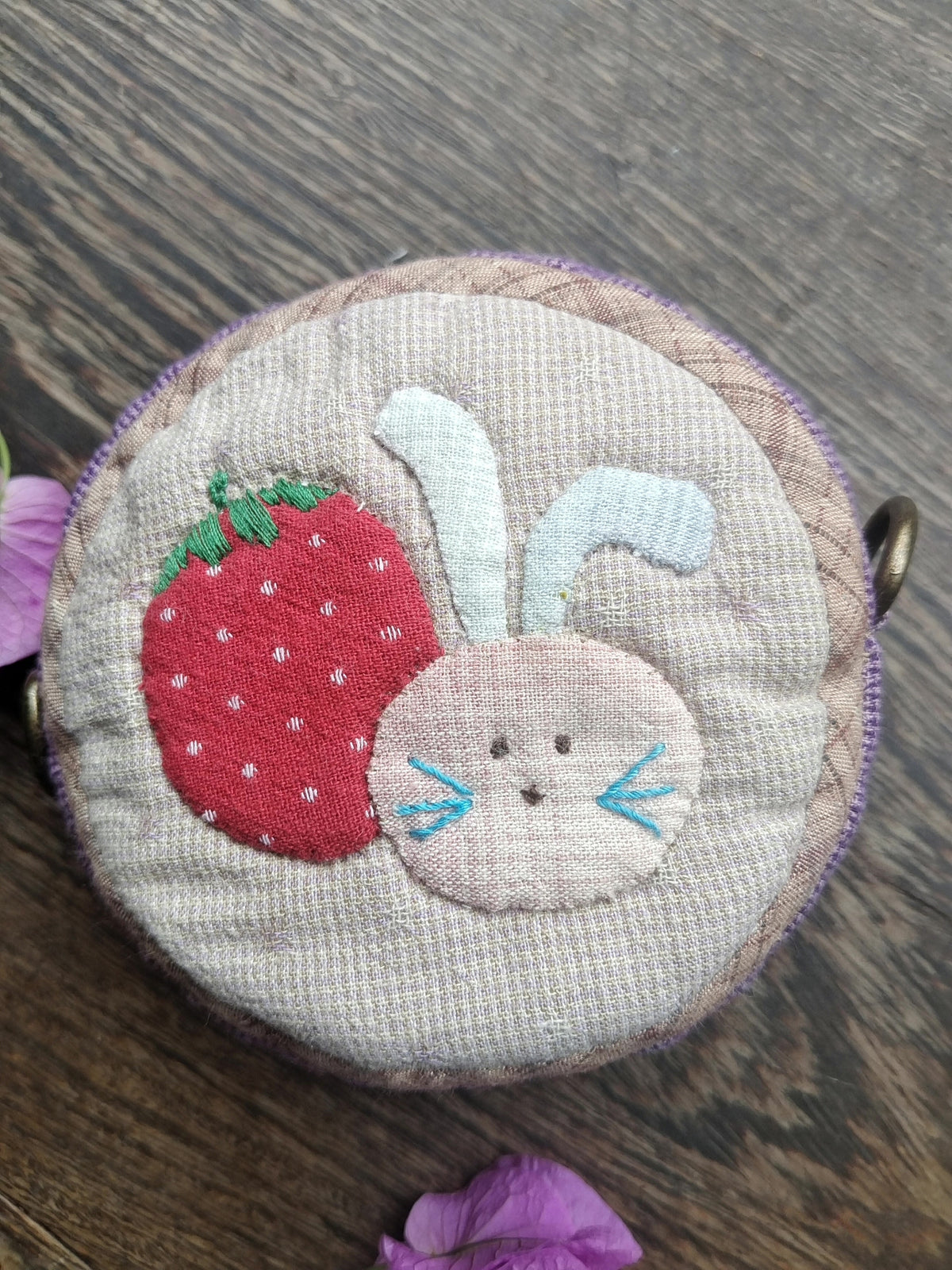 Pochette ronde faite main teinte dans la masse 12 cm