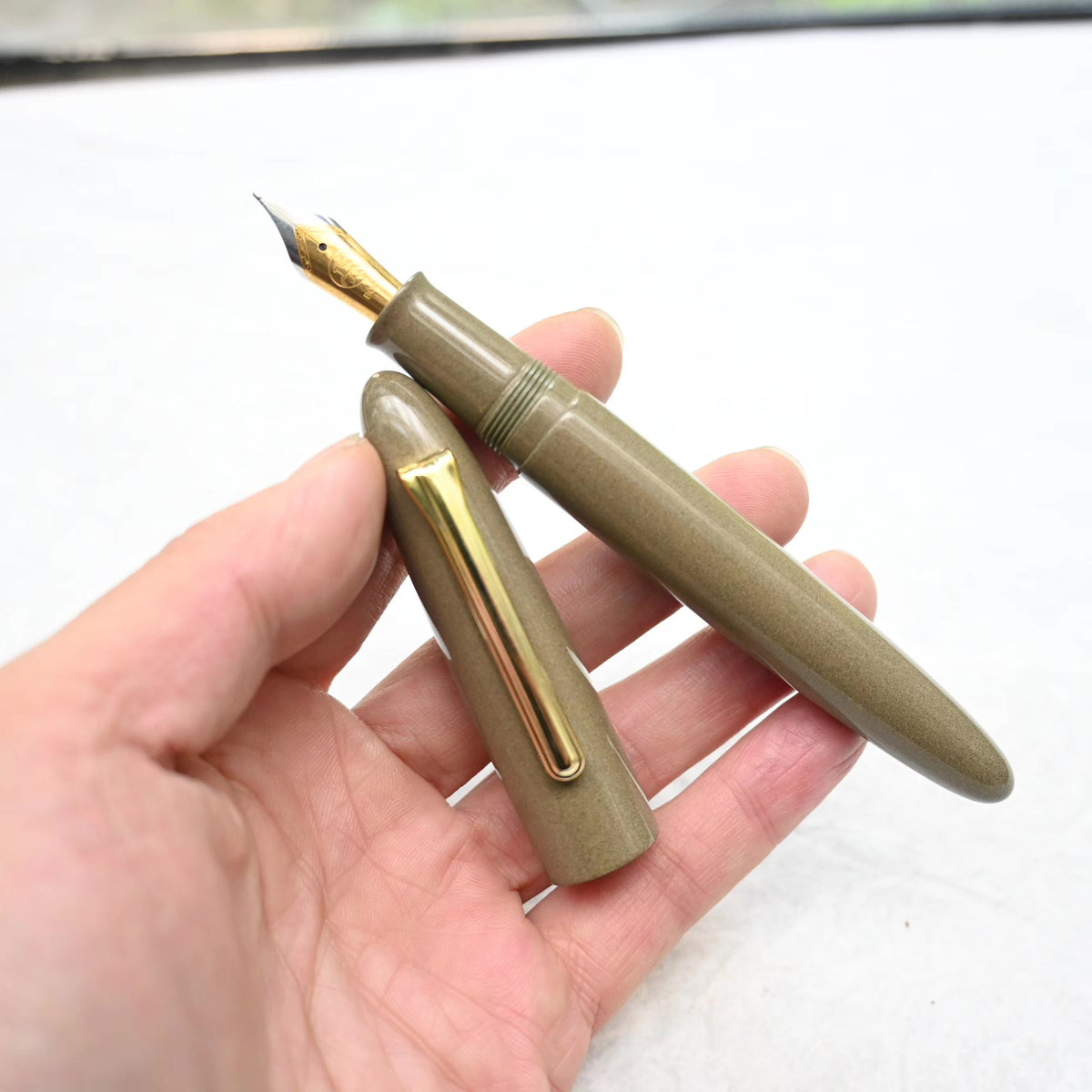 Corps de stylo-plume torpille en caoutchouc dur