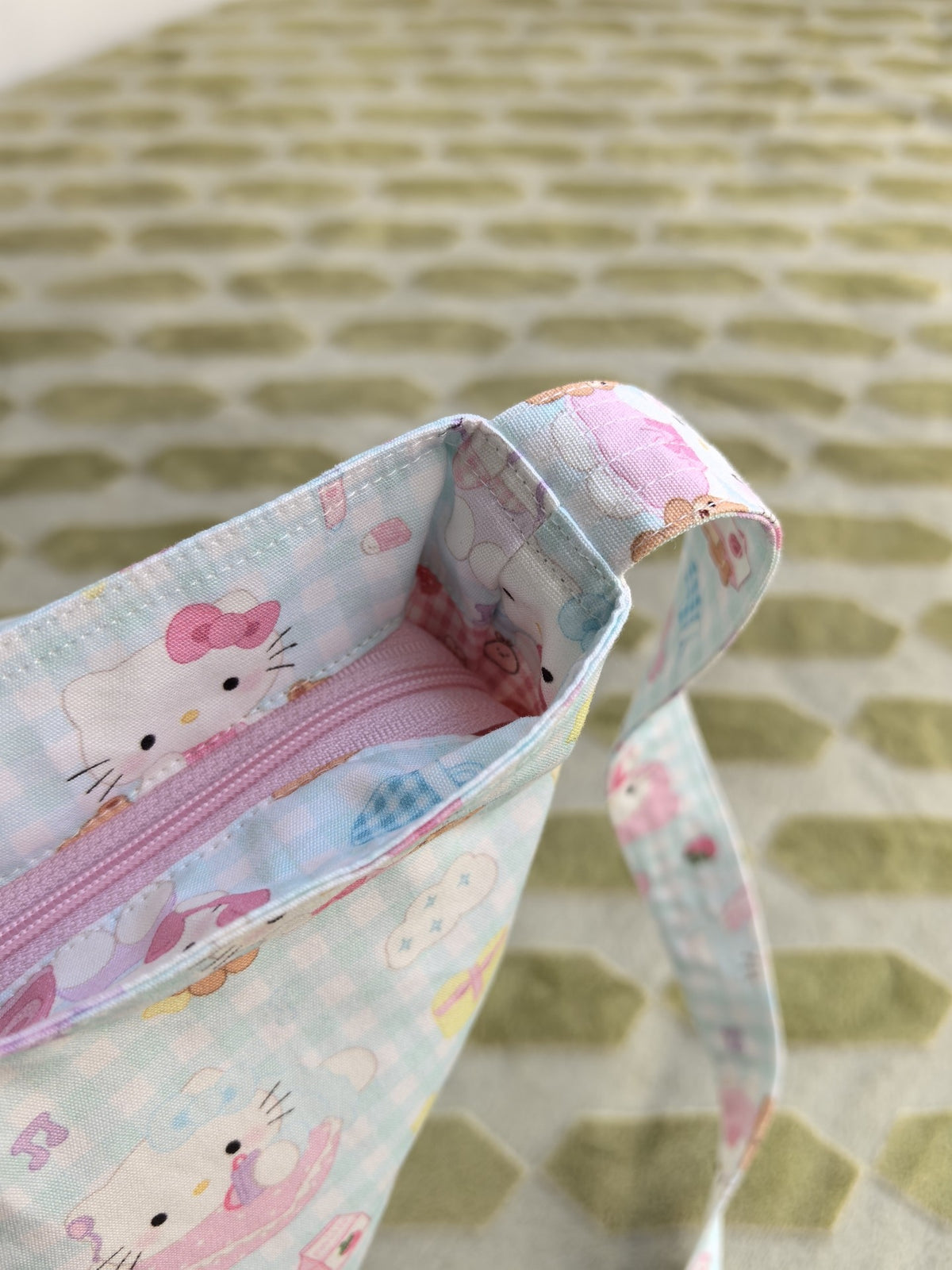 Hello Kitty Gingham Print Shoulder Bag