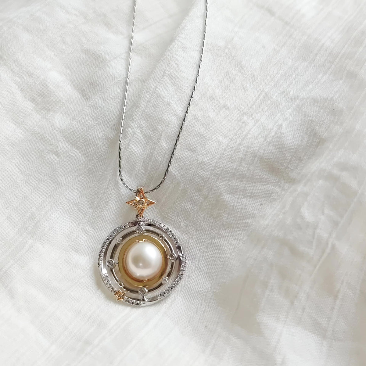 Rotating Planet Pendant Necklace with Natural Pearl