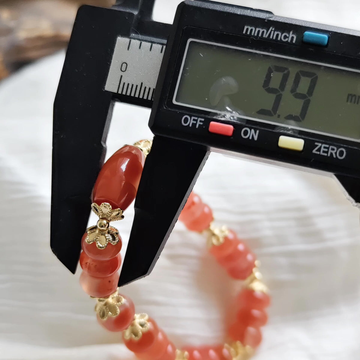 Ice Flower South Red Agate Bead Bracelet