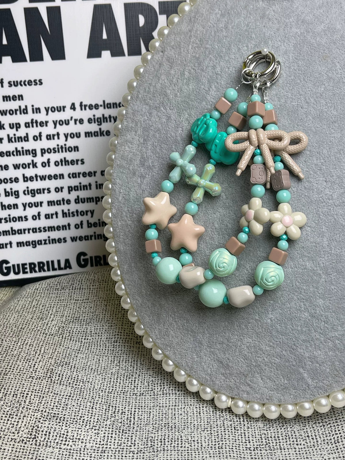 Pulseira de Telemóvel com Contas Pastel e Laço