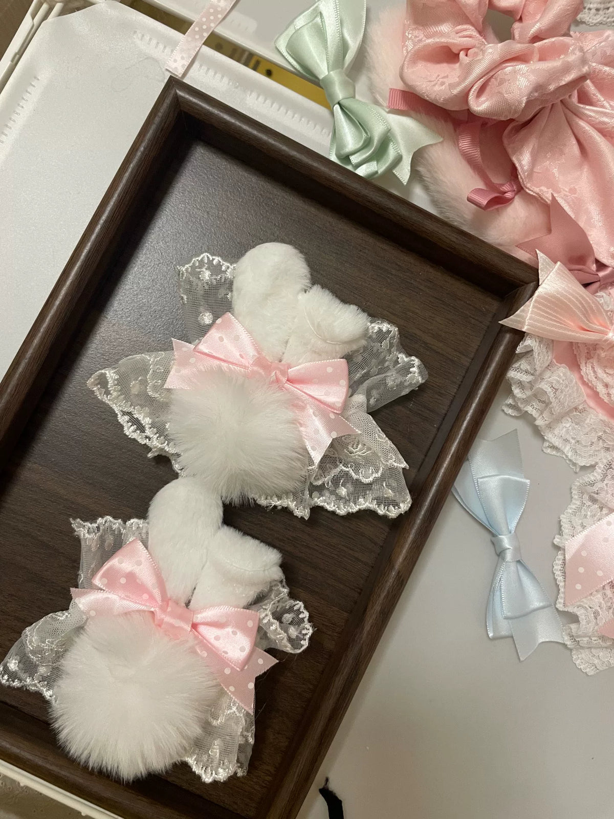 Poignets en dentelle Lolita avec nœud lapin rose faits main