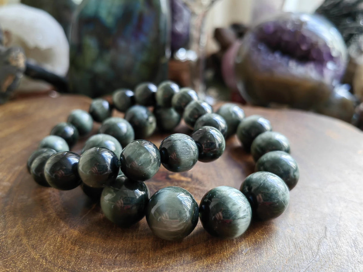Green Hawks Eye Stone Bead Bracelet 14mm