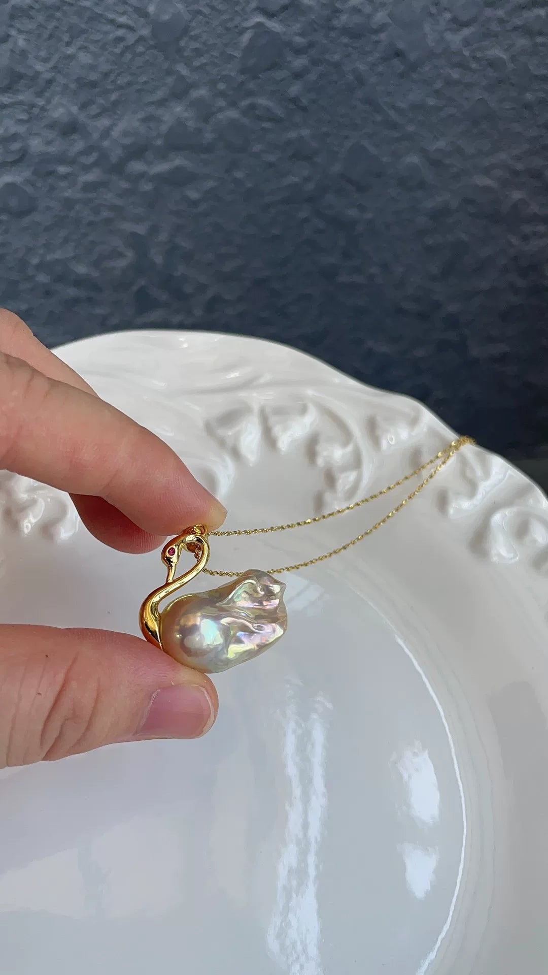 23.1mm Gold Luster Barockperle Schwwan-Anhänger