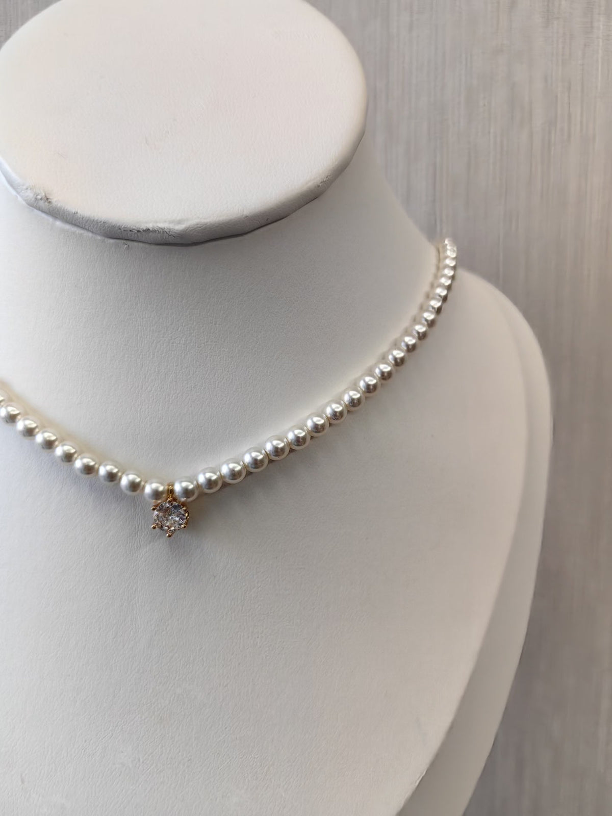 Collier de perles classique 4mm avec doré