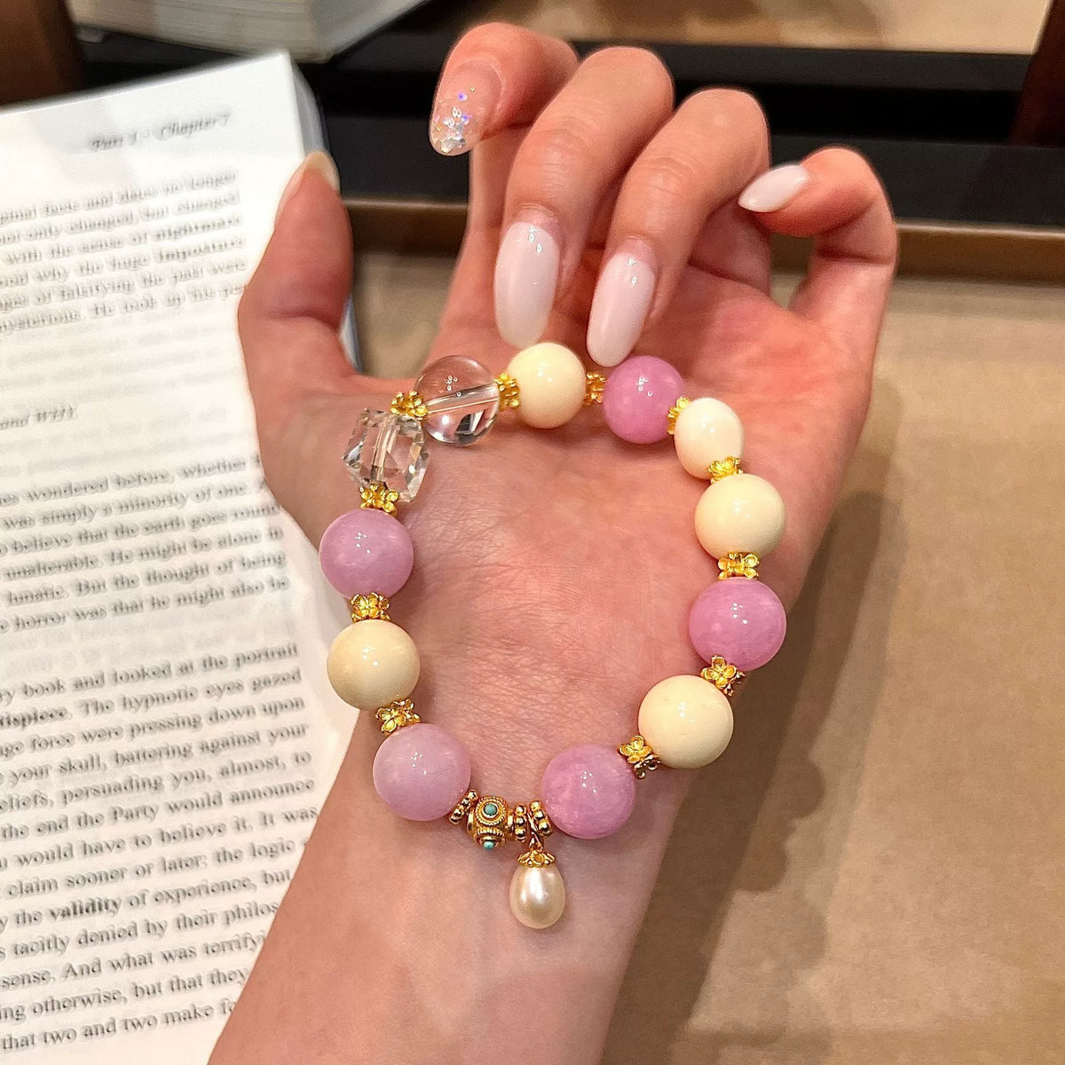 Bracciale a perline in calcedonio viola con perle