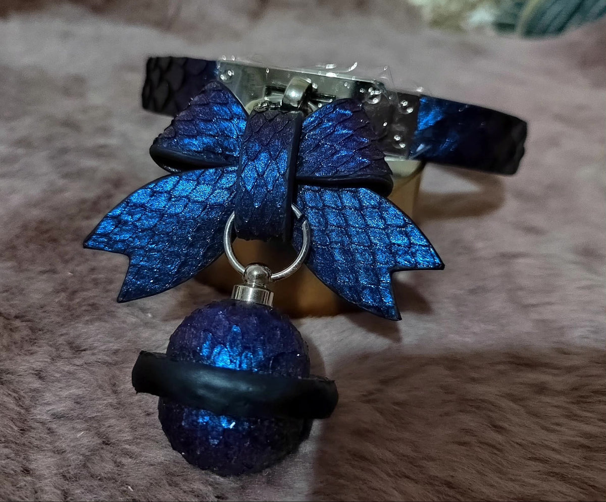 Collier pour animal en cuir pailleté bleu-violet boucle Kelly