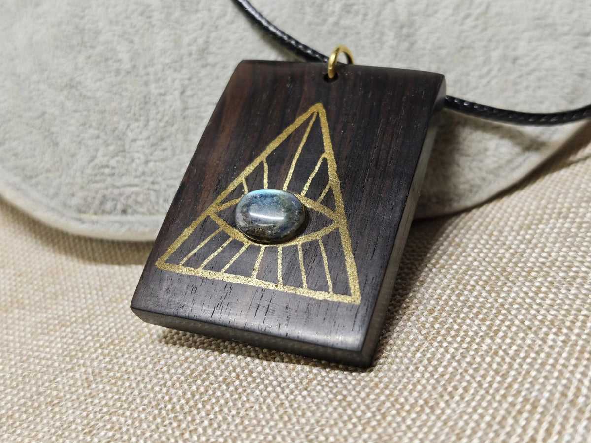 Ebony Inlaid Eye Pendant Labradorite
