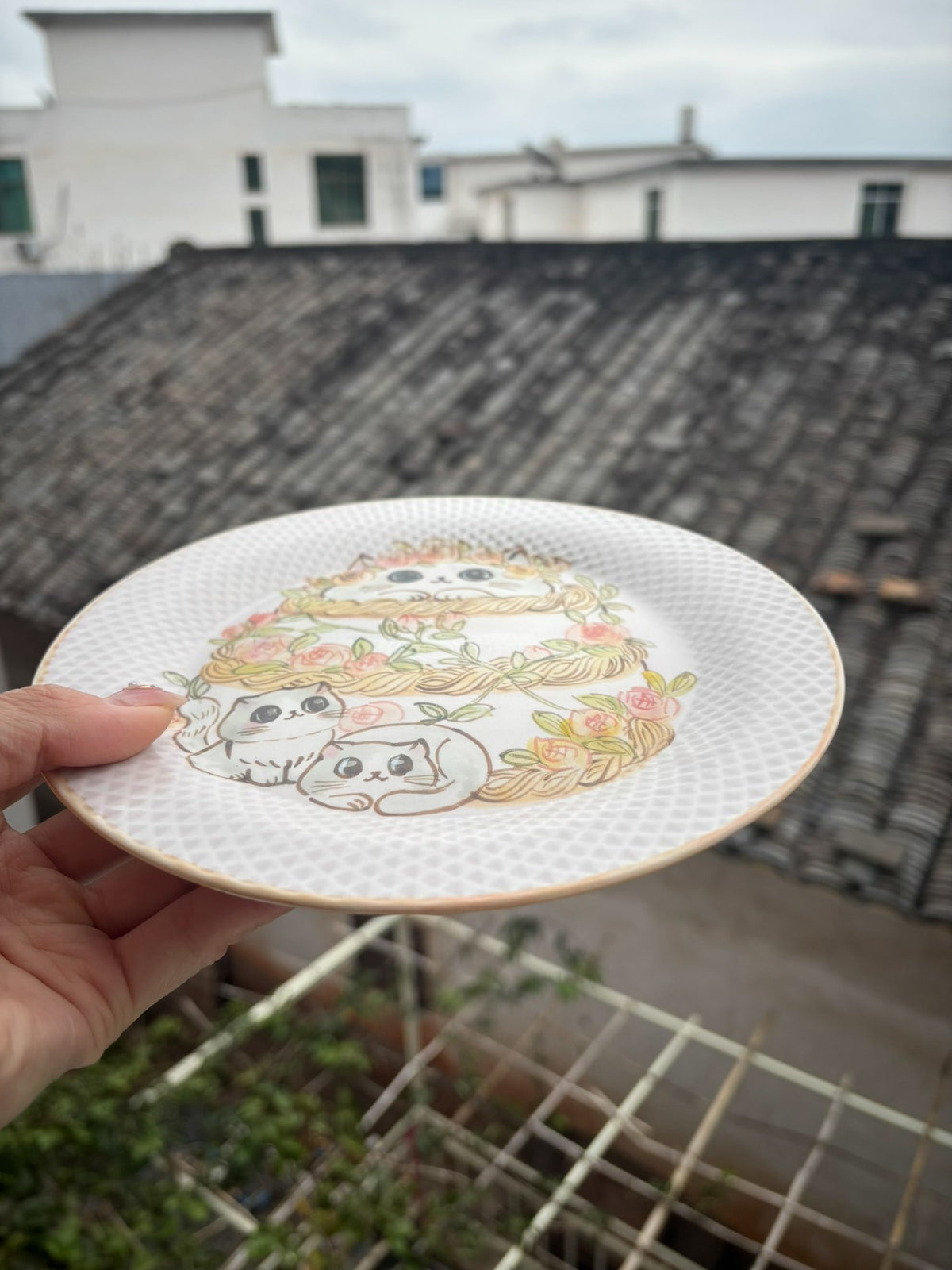 Piatto in ceramica dipinto a mano con motivo gatto