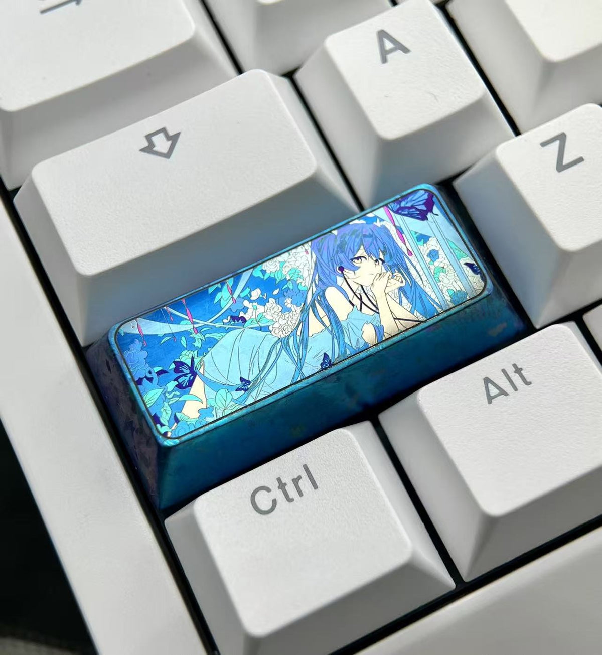 Hatsune Miku Floral Wreath 2.25u Titanium Keycap