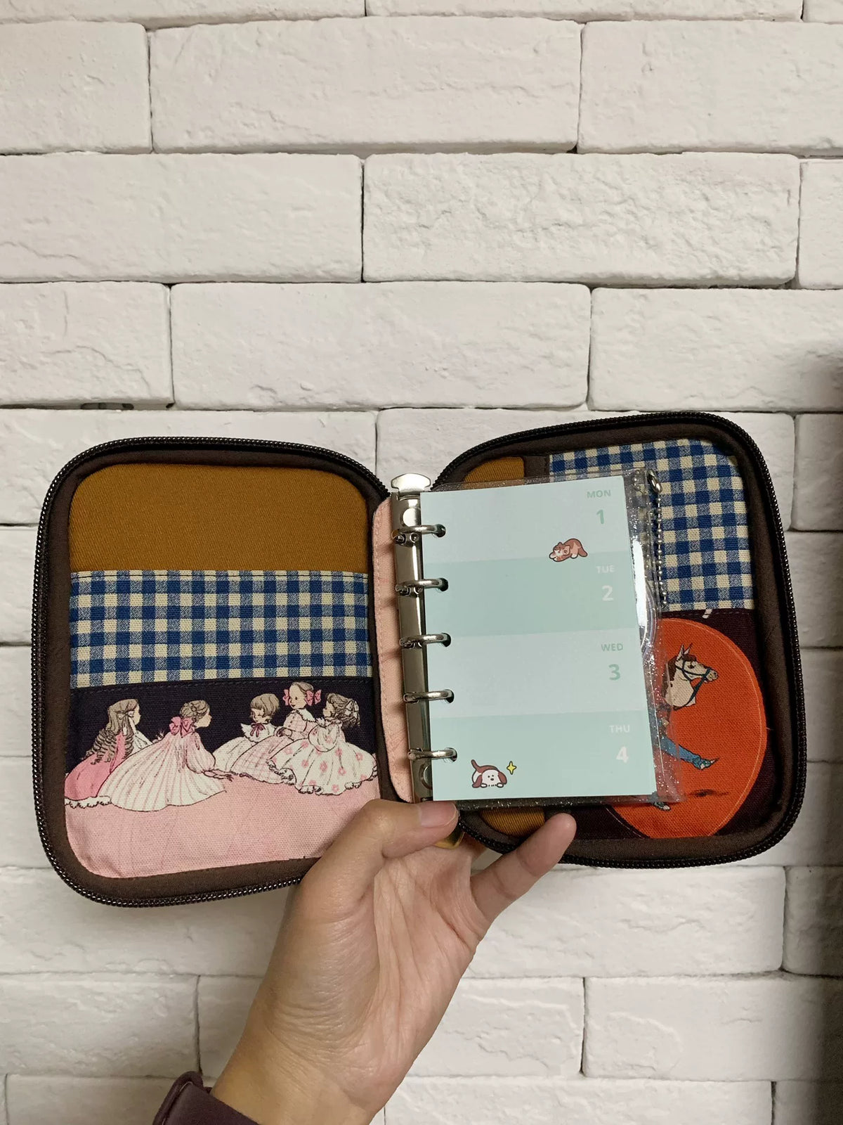 Pochette Oxford brodée filles avec cœur doré