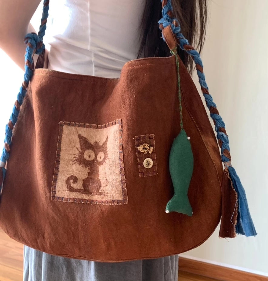 Sac bandoulière artisanal avec patch chat marron