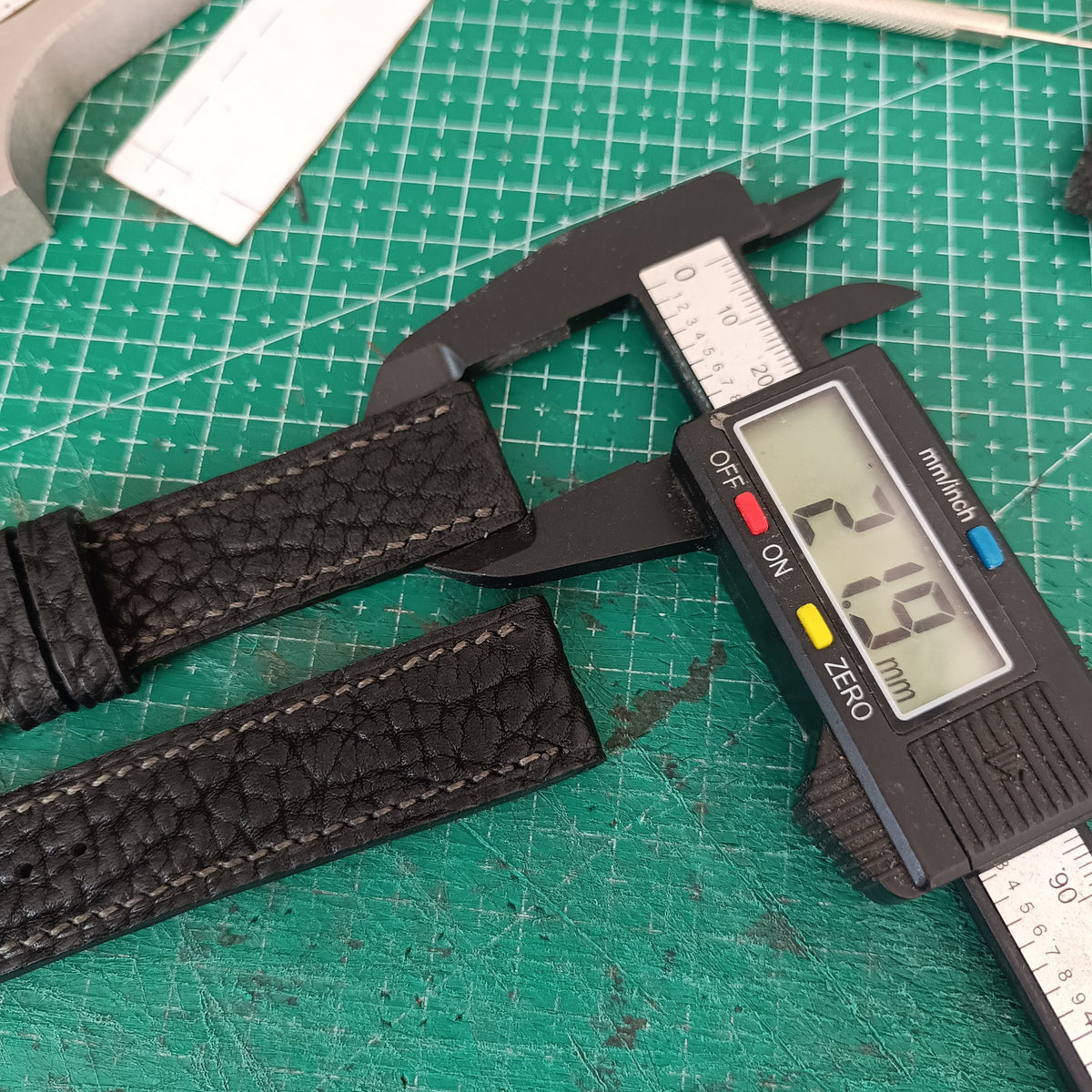 22mm Black Top-Grain Leather Watch Strap
